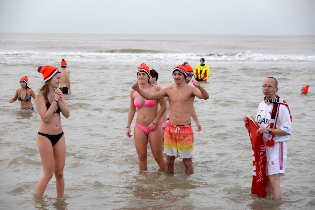 ../Images/Nieuwjaarsduik Nederzandt 2016 102.jpg